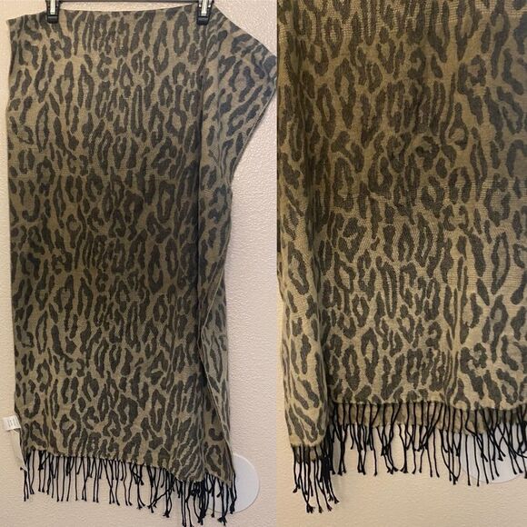 Accessori Italiani Scarf made in Italy lightweight animal, print fringe 72x22 - Picture 1 of 8